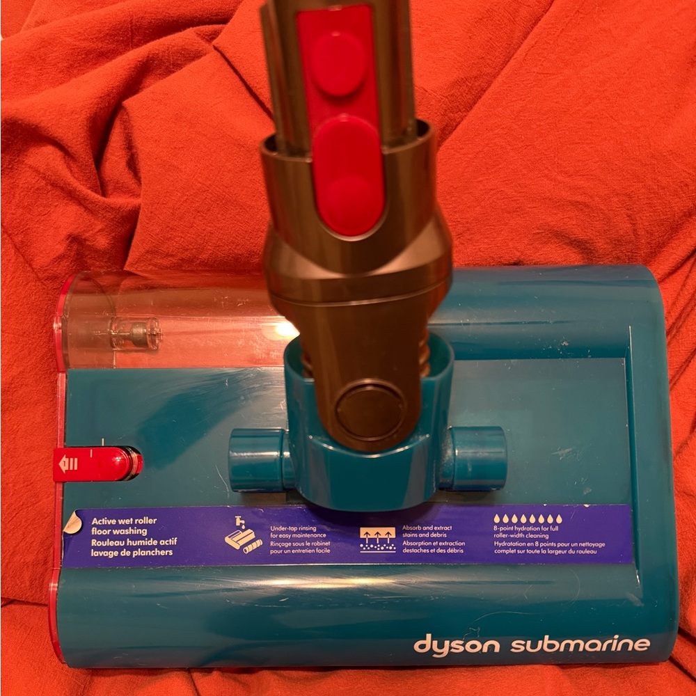 Dyson Submarine Attachment in Blue and Red